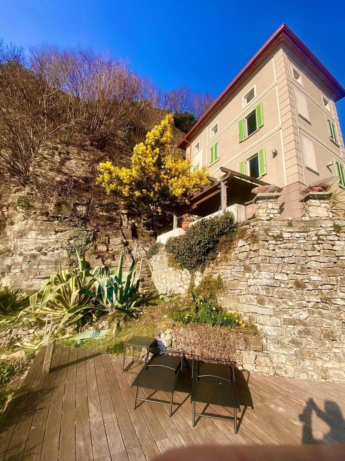 Villa La Casa Sulla Collina Del Castello Breno Esterno foto